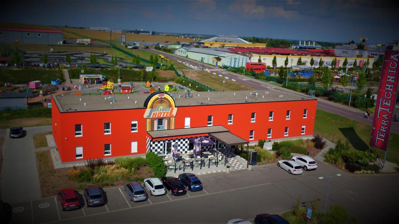 Jukebox Hotel Зноймо Екстер'єр фото