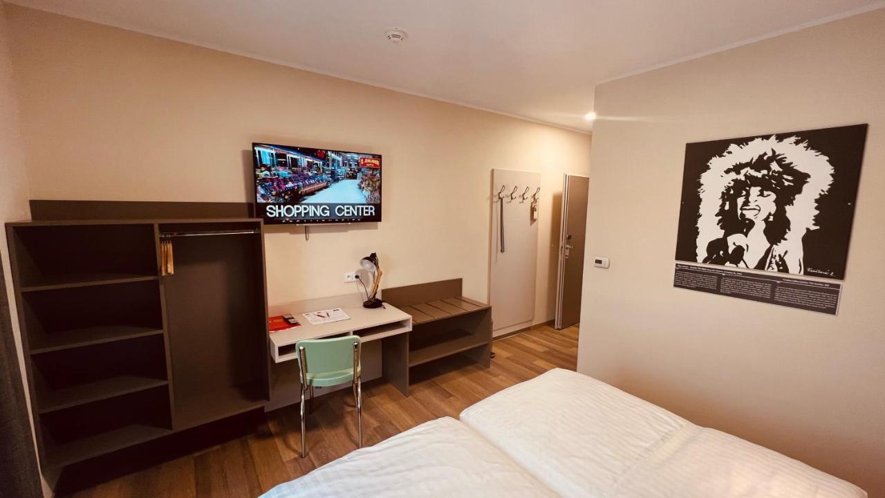 Jukebox Hotel Зноймо Екстер'єр фото