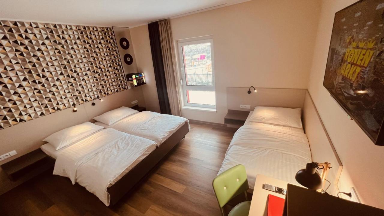 Jukebox Hotel Зноймо Екстер'єр фото