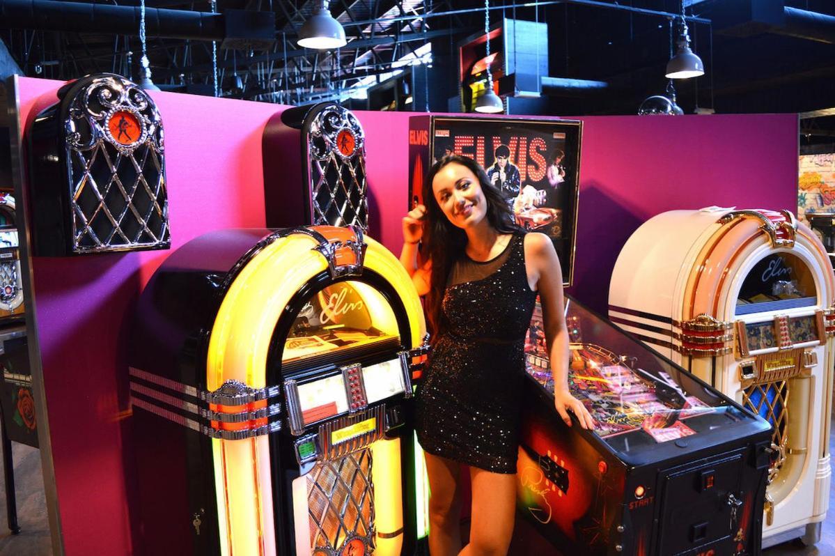 Jukebox Hotel Зноймо Екстер'єр фото