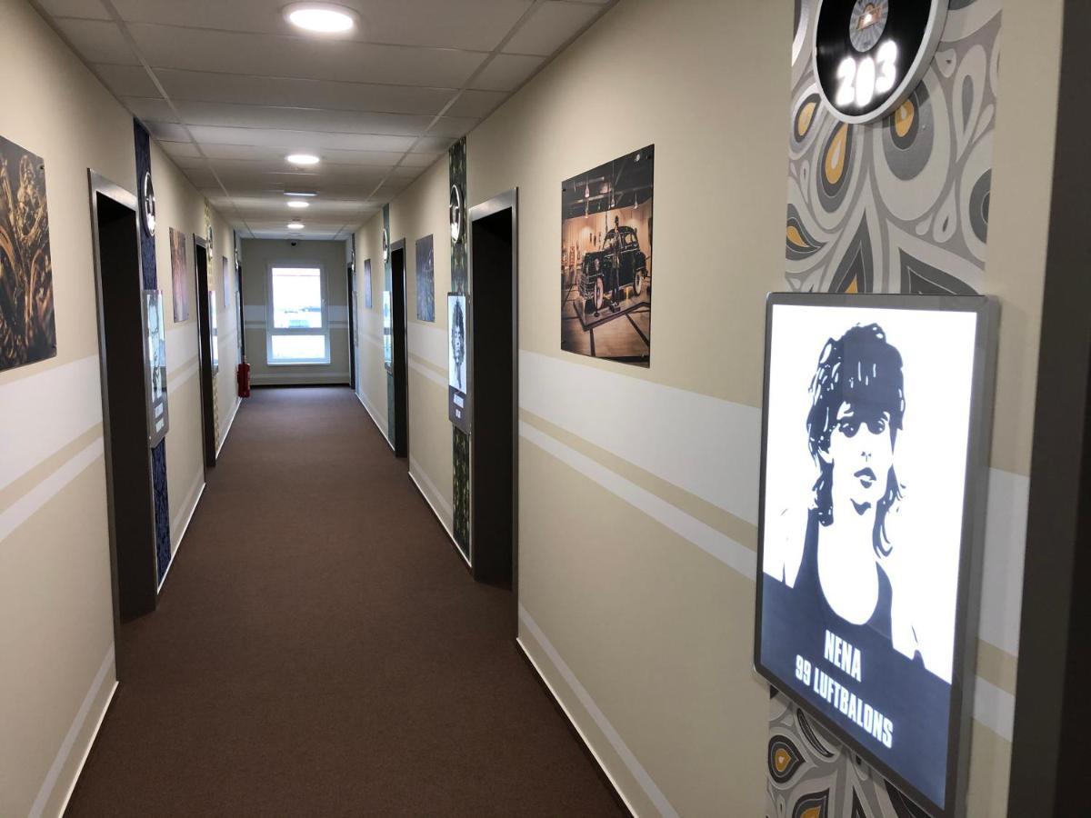 Jukebox Hotel Зноймо Екстер'єр фото